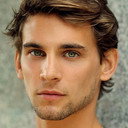 Freddie Thorp als Chris Chahal