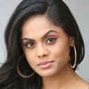 Karthika Nair als Renuka Narayanan "Renu"