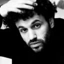 Yasin Özen als Younger Man