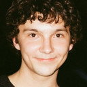 Charlie Barker als Kid's Show Director