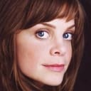 Taylor Trowbridge als Julie