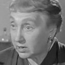 Lily Kann als Blind Housekeeper