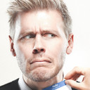 Christian Finnegan als Ticket Agent