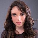 Elsie Flores als Denisse, escort