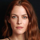 Riley Keough als Kim