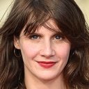 Judith Chemla als Julie