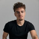 Lucas Alba als Antoine