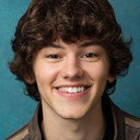 Jackson Connor als George Goss