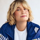 Sara Karel Chiasson als The ice skating teacher