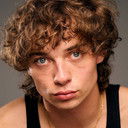 Fyn Phoenixx als Max