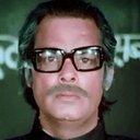 Sunil Dhawan als Senior Police Inspector