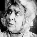 Marga Köhler als Frau Steffens, seine Mutter