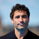 Álex García als Javier