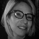 Sandra León Becker, Casting
