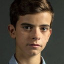 Swann Nambotin als Victor