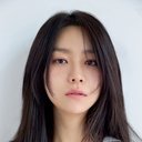 지수연 als Hamburger Restaurant Clerk