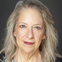 Laura Slowinski als Cynthia