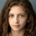 Amira Dutton als Sama