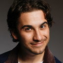 Cody Farkas als Waiter (uncredited)