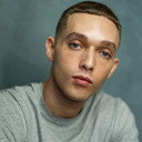 Sonny Walker als Adam