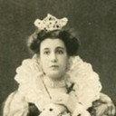 Nina Tairova als Chancellor's wife