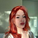 Selin Aksar als The Girl
