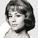 Annie Girardot als Nadia