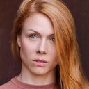 Esther Roling als Maklerin
