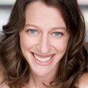 Emmanuelle Jimenez als Julie Deschênes