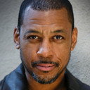 Joe Holt als Transit Officer