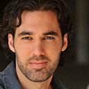 Tristan Thomas als John
