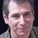 Philippe Spiteri als Narrator