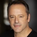 Gil Bellows als Pierre Dumas