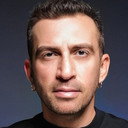 Erdem Yener als Hüseyin