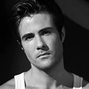 Paul Vandervort als Francois