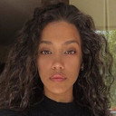 Ayana Doucouré als Luna