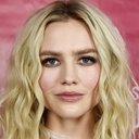 Maddie Hasson als Sister Sissy