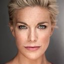 Hannah Waddingham als Elizabeth Maddox