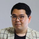 Ben Dhanio als Self