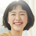 Choi Ha-yoon als Roxanne