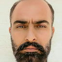 Farid Eshaghi als Security officer