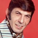 Leonard Nimoy als Dr. David Kibner
