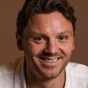 Sam Reinhart als Self