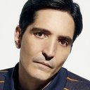 David Dastmalchian als Julian Day / Calendar Man / Oswald Cobblepot / Penguin (voice)