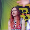 Elliot Vernon als keyboards, backing vocals