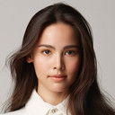 Urassaya Sperbund als Prang