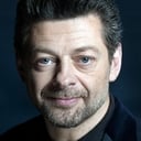 Andy Serkis als Alfred Pennyworth