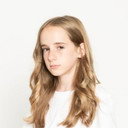 Emma Moya als Alicia