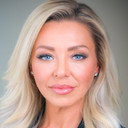 Melissa Bale als Agent Riley