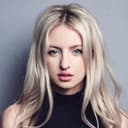 Chloe Arrowsmith als Mechanic (uncredited)